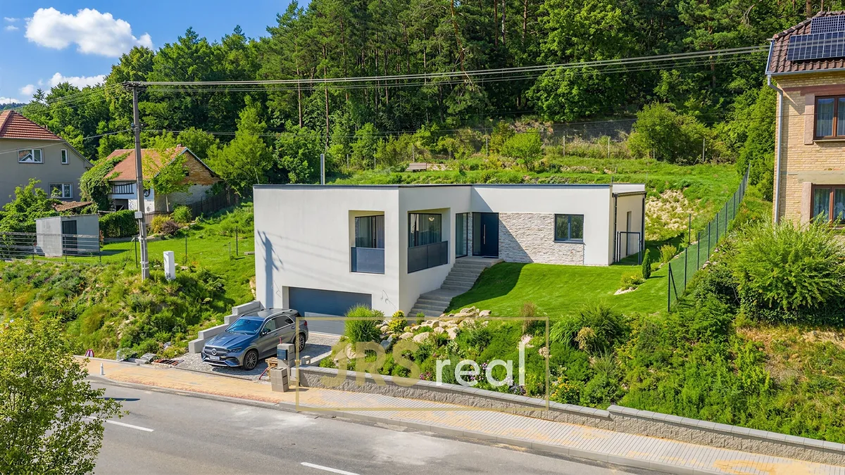 Prodej rodinného domu 240 m², pozemek 1178 m²